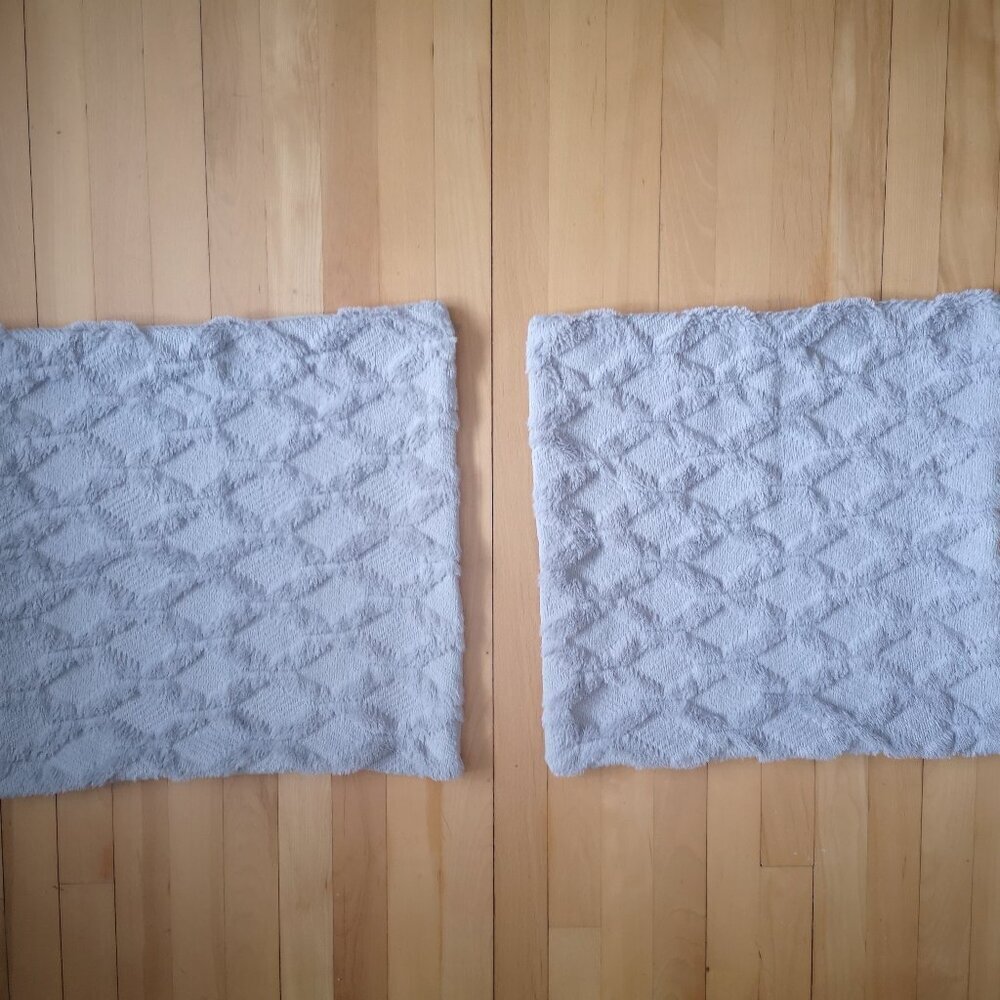 19" x 19" Grey Faux Fur w/ Diamond Pattern Zipper Closure 2 Pillow Covers Only